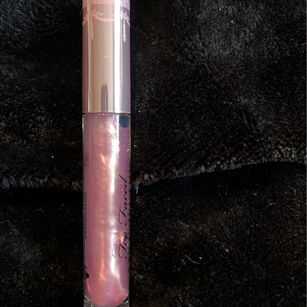 Too Faced maximum lip plumper